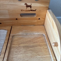 犬のエサ置きの画像