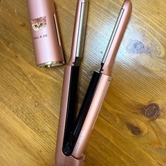 VS Sassoon × PAUL & JOE コードレスヘアアイロン（猫デザイン）の画像