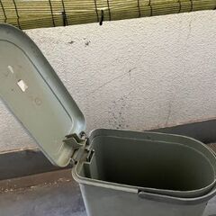 ゴミ箱の画像