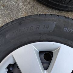 日産ウイングロード、純正ホイールの画像