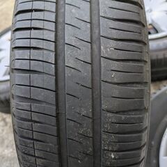 日産ウイングロード、純正ホイールの画像