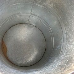 小型な米缶　米タンクみたいな物　蓋付き　高さ約50センチ　44パイの画像