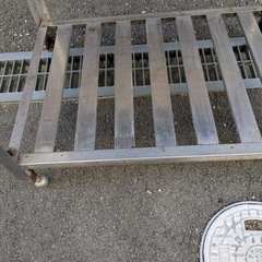 【中古】大阪引取限定　スチール　コンロ台　作業台　背面スプラッシュ付き　【KNLL1F031】の画像