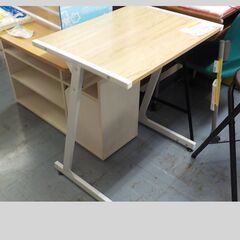 ID：655607　デスクの画像