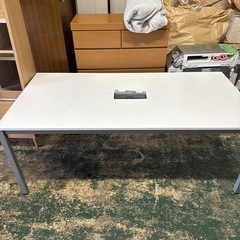 配線ボックス付き！会議用テーブル！の画像