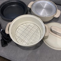 モノクローム グリル鍋 電気 小型 一人用 ホットプレート 蒸し料理用アミ 20cmコンパクトサイズ ホワイト MGP-0650/Wの画像