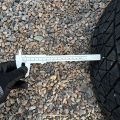 スタッドレスタイヤ  
265/65/17  DM-V2 BLIZZAK         の画像