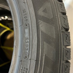 未使用スタッドレス タイヤ4本の画像