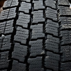 トラック用スタドレスタイヤの画像