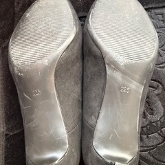 GU  パンプス 22.5cm
の画像