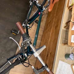 【前後タイヤ・チューブ新品！】6段変速　26インチクロスバイク　モスグリーンの画像