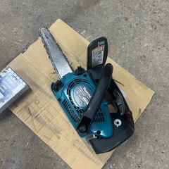 軽量チェンソー‼️実働中古農機具【マキタチェンソー　ME230T】予備チェンソー刃付き。引き取り希望🙇‍♂️の画像