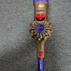 【ジャンク】ダイソン掃除機 v7の画像