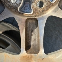 スバル純正アルミホイール スタッドレスタイヤ付きの画像