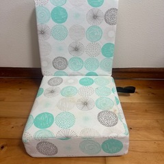 西松屋　高さ調節クッション　背もたれ付きの画像