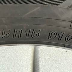 バリ山 プリウス純正15インチ  ヨコハマスタッドレスタイヤホイールセット 2023年製造4本 ②の画像