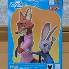 ズートピアの人形（ニックの人形とジュディ&ニックのフィギュア）の画像