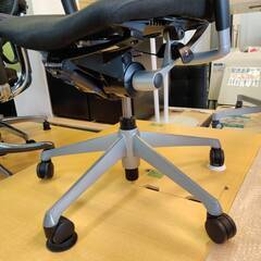 【愛品倶楽部柏店】okamura オカムラ ローバック バロンチェア オフィスチェア CP33DR 8536 Baronの画像