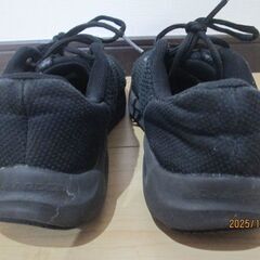 Under Armour ブラック ランニングシューズ 中古の画像