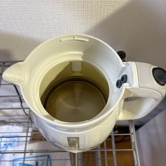 電気ポットの画像