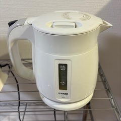 電気ポットの画像