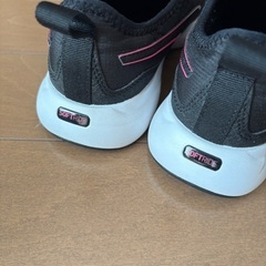 PUMA スリッポンスニーカーの画像