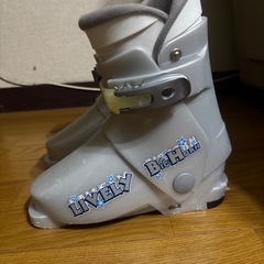 スキーブーツ（シルバー）18センチの画像