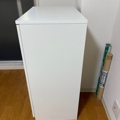 収納棚の画像