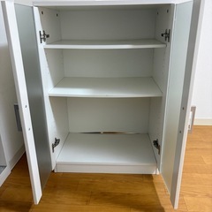 収納棚の画像