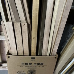 【決まりました】DIY 木材30本プラス　木のパレット2台　リフォーム　無料　差し上げますの画像