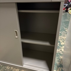 定価3.5万円〜事務用書庫！鍵付き！の画像