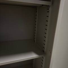 定価3.5万円〜事務用書庫！鍵付き！の画像
