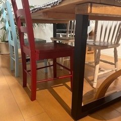 ダイニングテーブルの画像