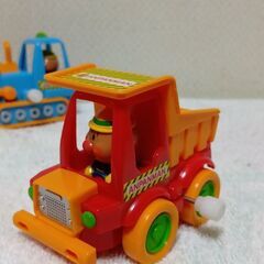 アンパンマン　ゼンマイで動く建設土木車両ミニカー3個の画像