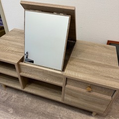 鏡付き
ドレッサーの画像