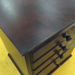 【北海道民芸の小物入れ】4段チェスト 北海道民芸家具　民芸　小物入れ　チェスト ローチェスト タンス 衣類収納：ダークブラウンの画像