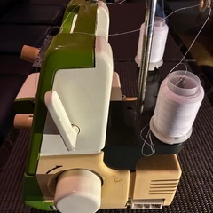 ブラザー TE4-B526 ロックミシン BROTHER フットコントローラー付き Homelock 2本糸 ホームロック 手芸 裁縫 ハンドクラフトの画像