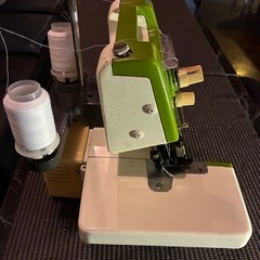 ブラザー TE4-B526 ロックミシン BROTHER フットコントローラー付き Homelock 2本糸 ホームロック 手芸 裁縫 ハンドクラフトの画像