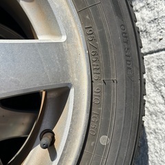 スバル純正アルミホイール スタッドレスタイヤ付きの画像