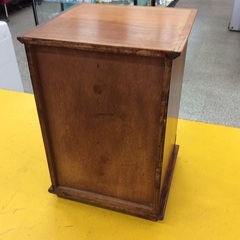 【昭和レトロな小物入れ】昭和レトロ　アンティーク　小物入れ　チェスト ローチェスト タンス 衣類収納：ブラウンの画像