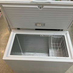 12/25まで店頭商品一部を除き半額クリスマスSALE!!開催中 こちらは30%offになります。　サ2512-074 AQUA ノンフロン冷凍庫 ホームフリーザー 205L AQF-21CK 2022年製 動作確認済み キズ汚れ有りの画像