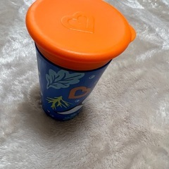 マンチキン　コップのみ練習　こぼれない　シャチの画像