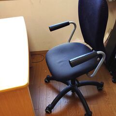 机・椅子セットの画像