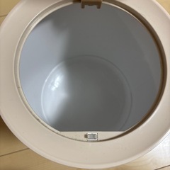 小さなゴミ箱の画像