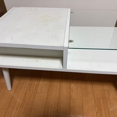 収納ありテーブルの画像