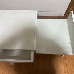 収納ありテーブルの画像