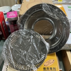 焼肉プレート🥩🤤熱だまりがよく煙がでにくい構造✨焼肉専科本体厚み0.5mm焼き皿1.6mm径32cmシリコンフッソ加工シルバーの画像