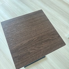 サイドテーブルの画像