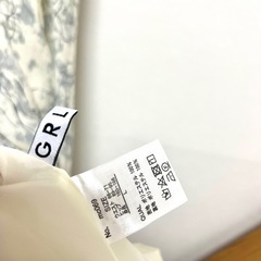 グレイル　花柄Vネックバックレースアップフレアワンピース　ホワイトの画像