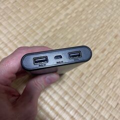 モバイルバッテリー　充電器の画像